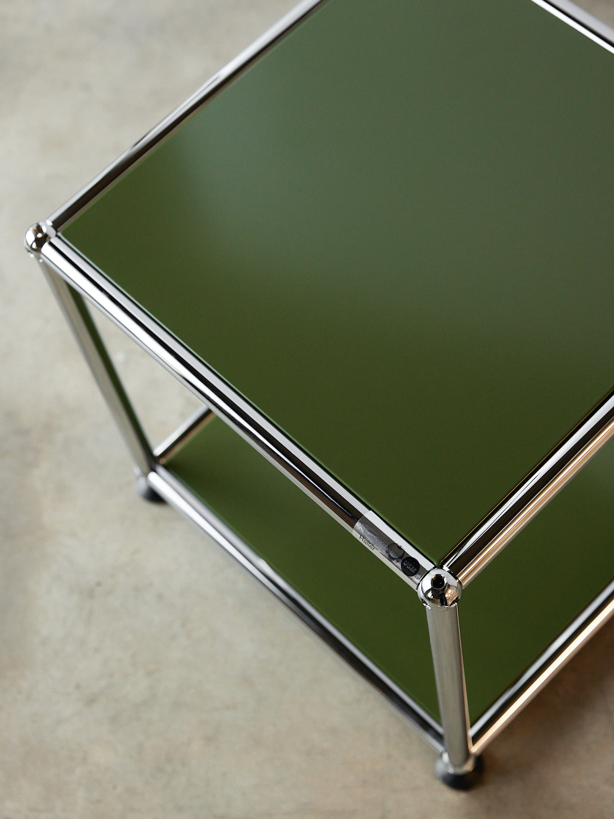 USM Haller Side table in Olive Green.