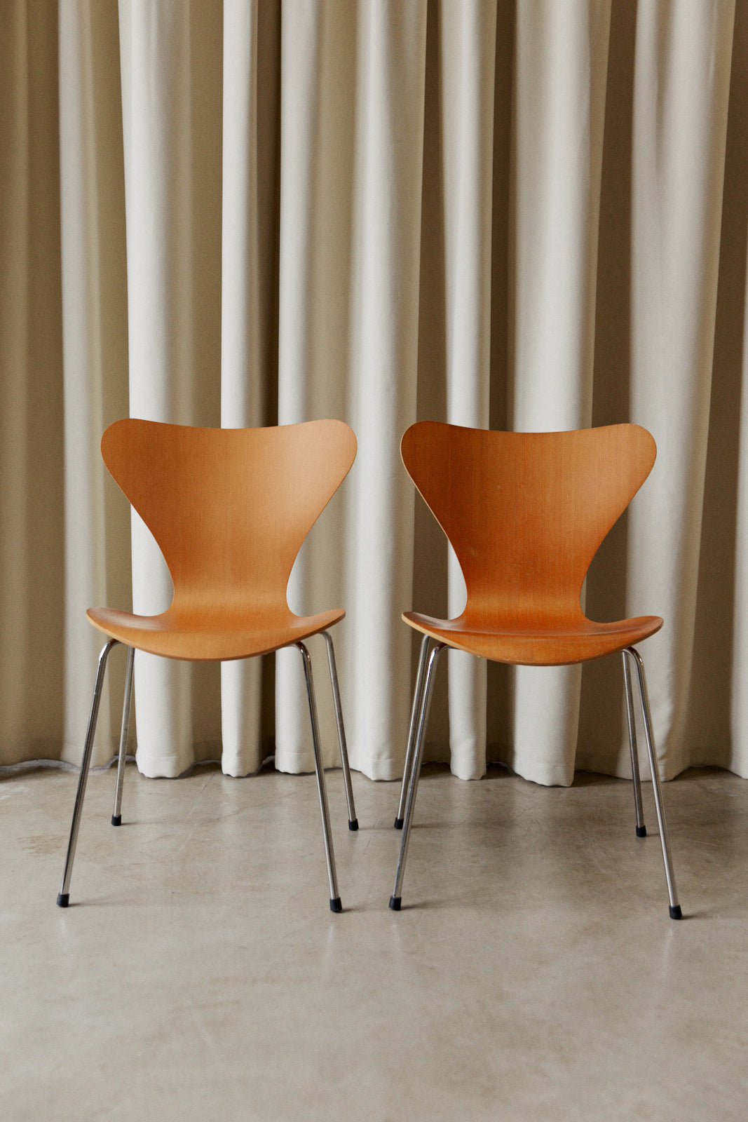 Series 7 Chair, Pair