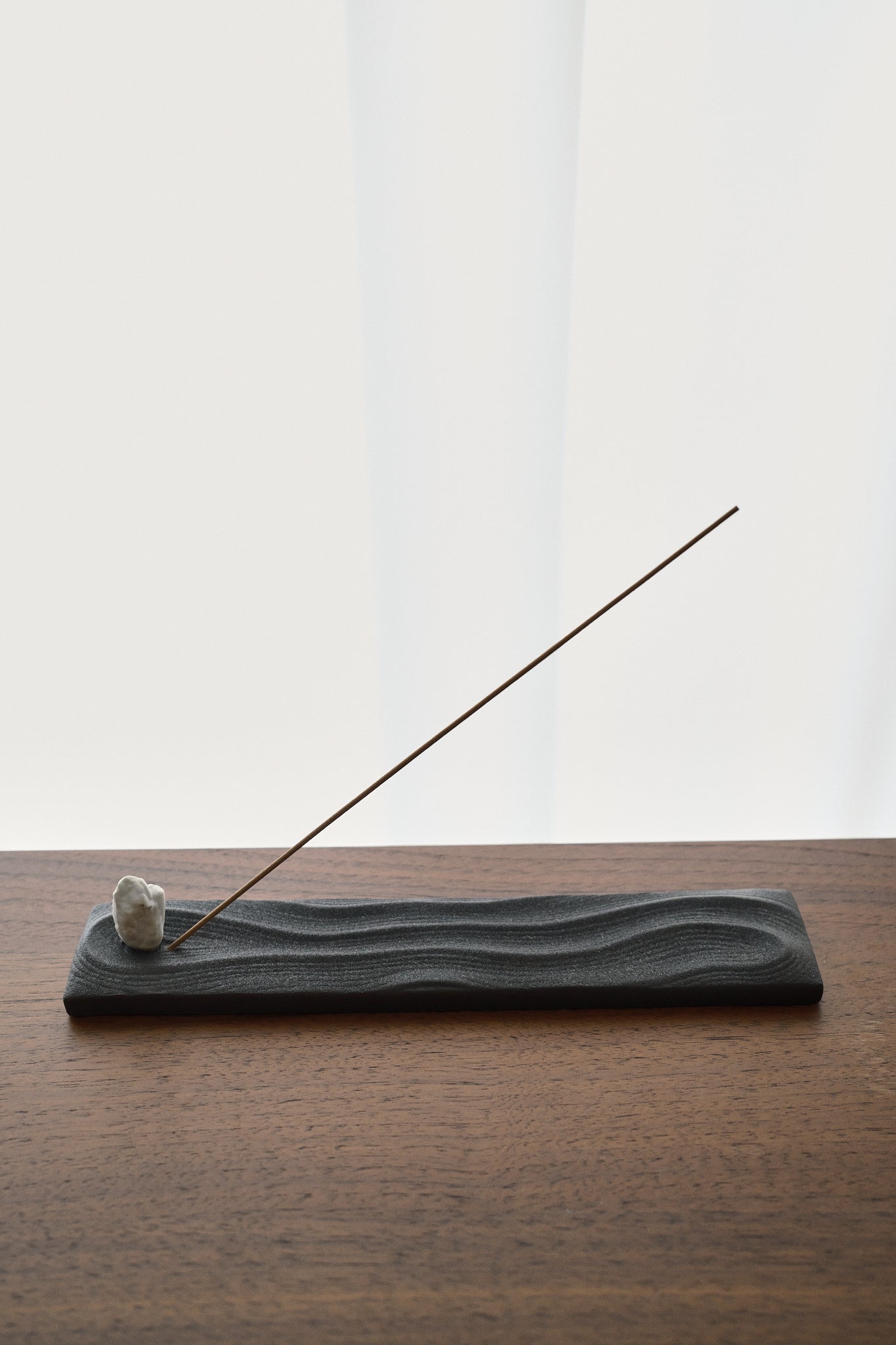 Concrete Incense Holder with Zen Garden pattern in black long plates minimalist Japanese design Zen garden inspired Japandi Wabisabi handcrafted quality made incense burner ash catcher for incense sticks