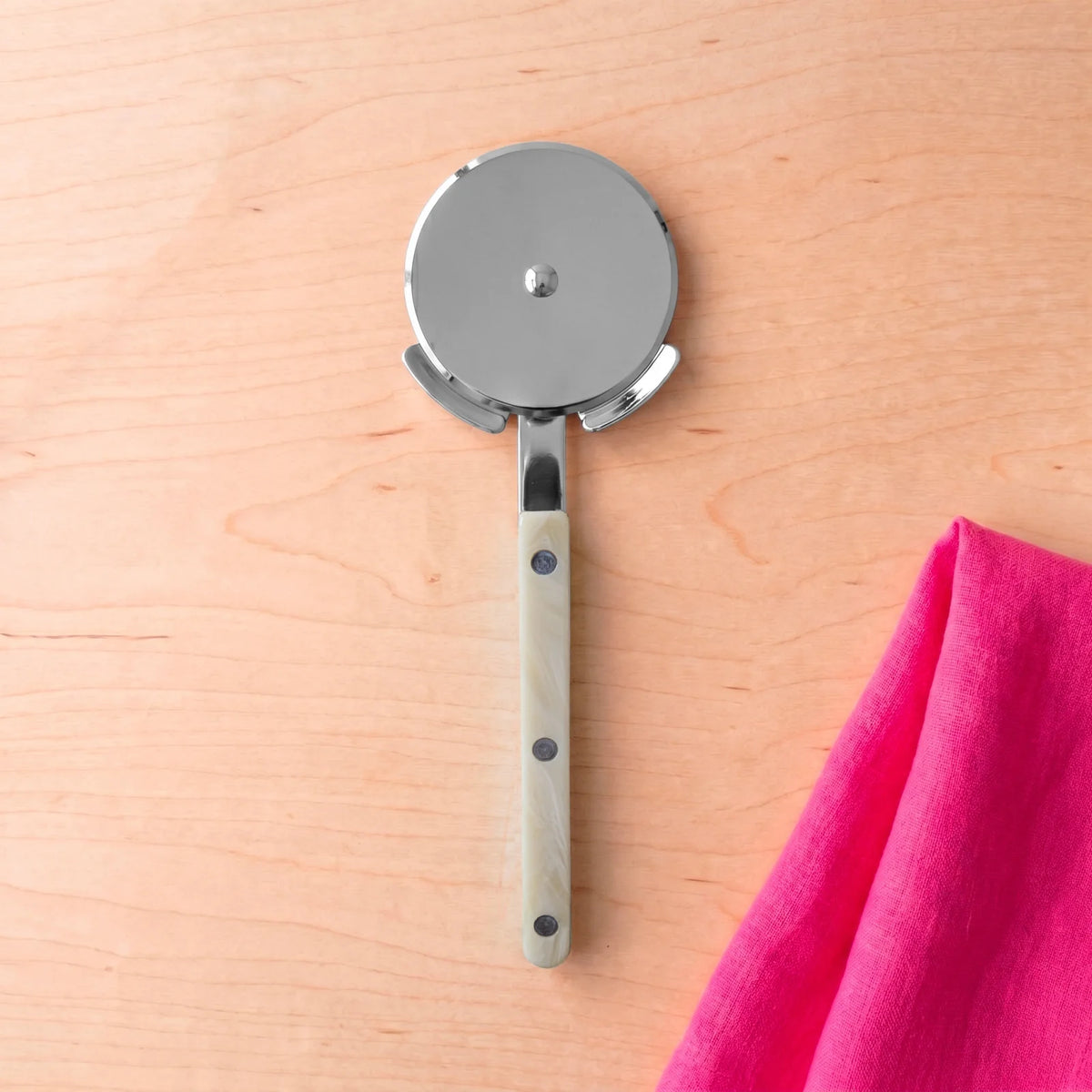 Sabre Paris Pizza Wheel Faux Horn